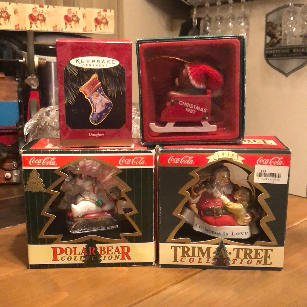 Bundle of 4 vintage Christmas ornaments